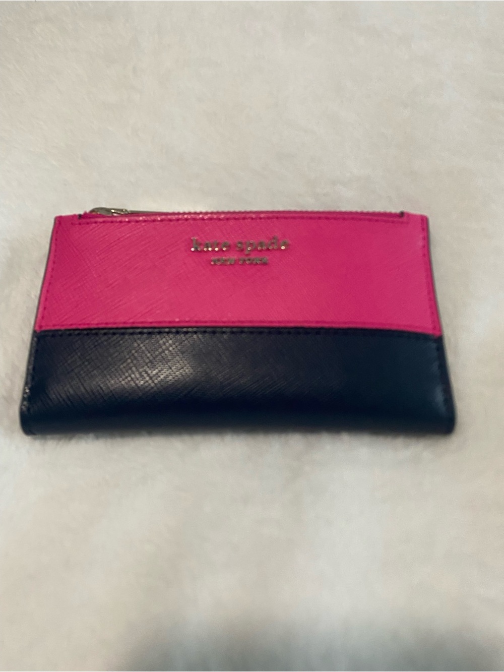 Kate SpadeTwo-Tone Hot Pink and Black Zip Card Pouch